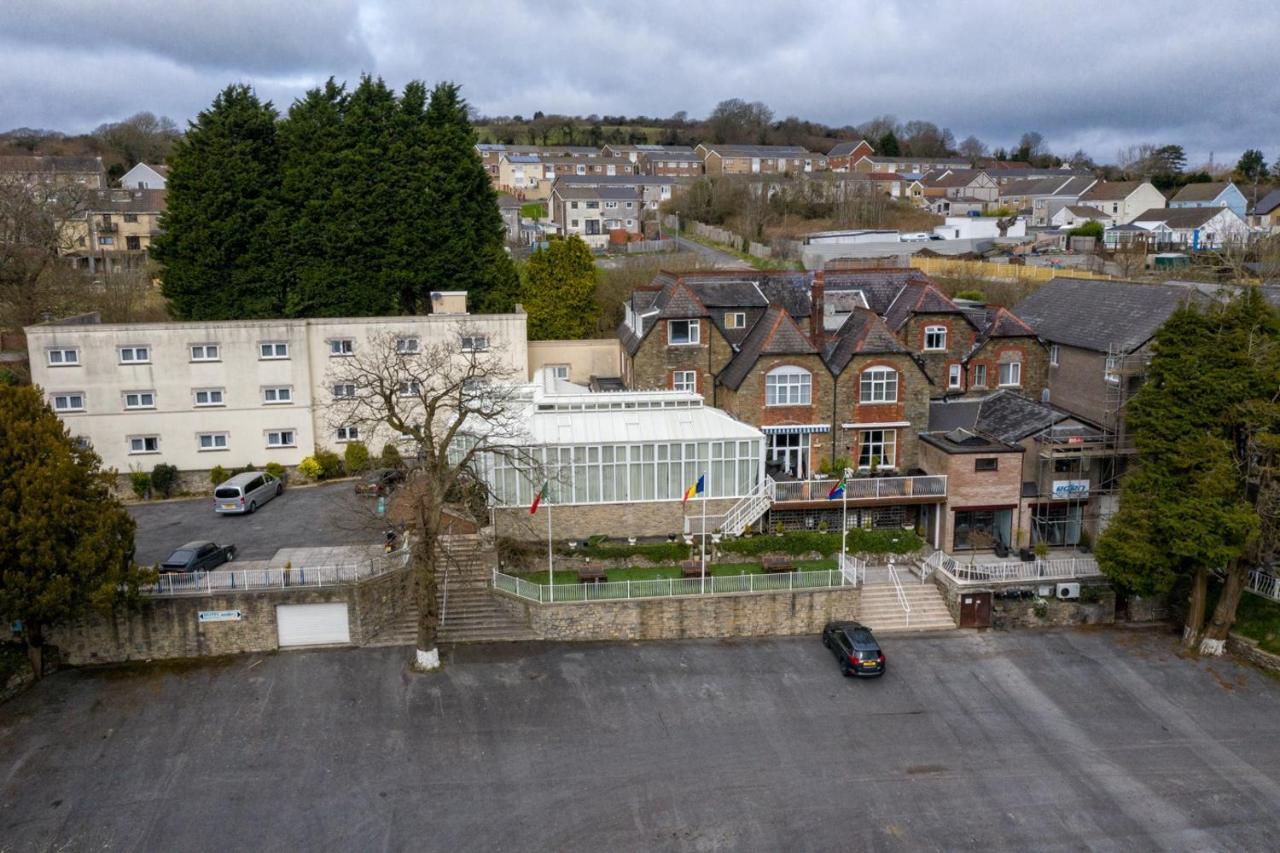 The Diplomat Hotel Restaurant & Spa Llanelli Esterno foto
