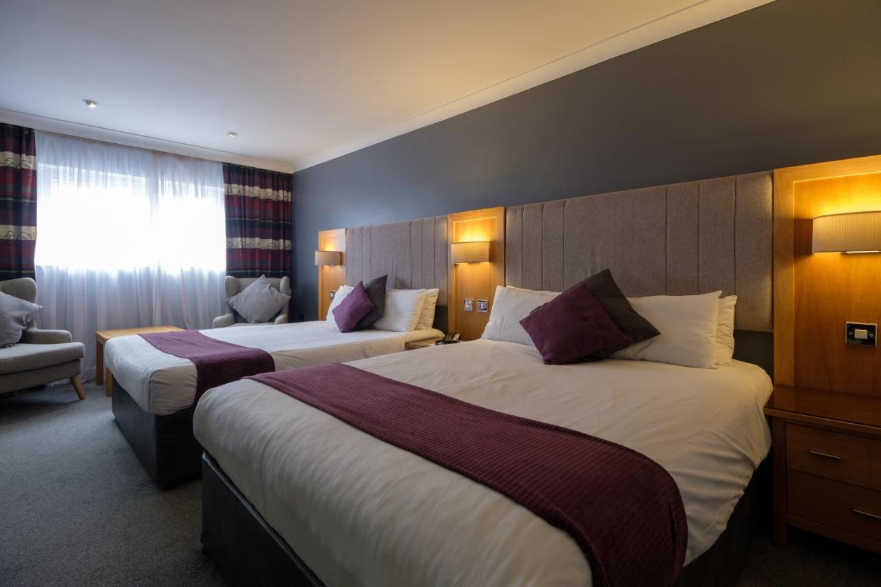 The Diplomat Hotel Restaurant & Spa Llanelli Esterno foto