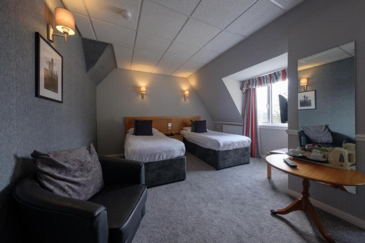 The Diplomat Hotel Restaurant & Spa Llanelli Esterno foto