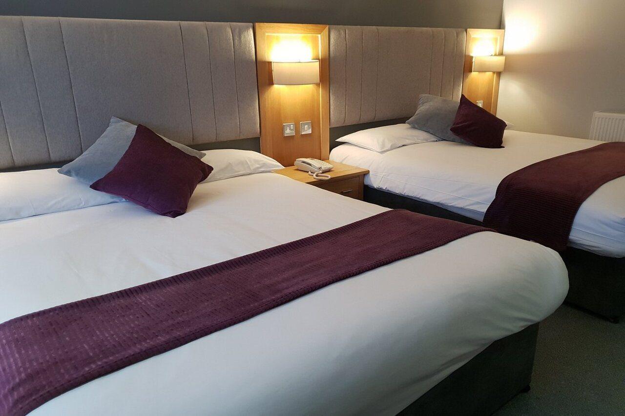 The Diplomat Hotel Restaurant & Spa Llanelli Esterno foto