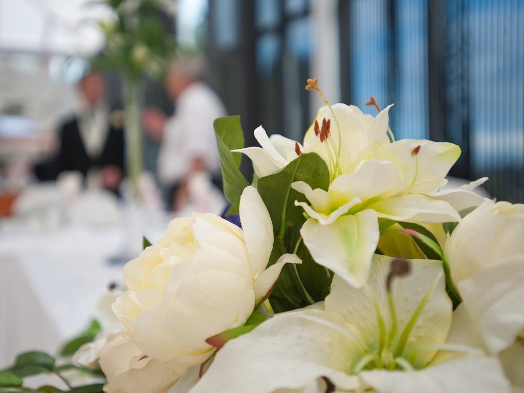 The Diplomat Hotel Restaurant & Spa Llanelli Esterno foto