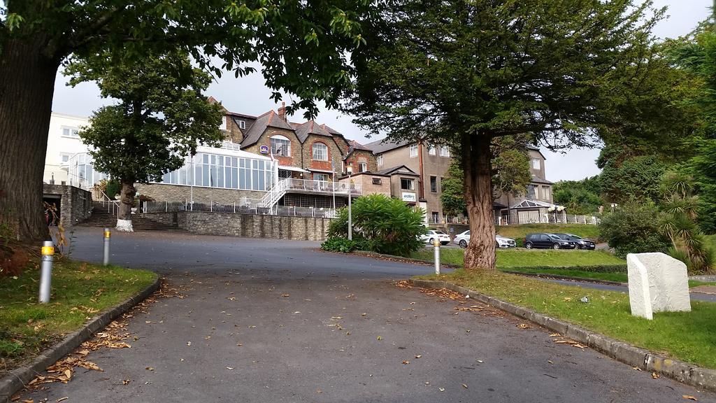 The Diplomat Hotel Restaurant & Spa Llanelli Esterno foto