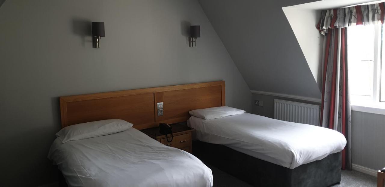The Diplomat Hotel Restaurant & Spa Llanelli Esterno foto