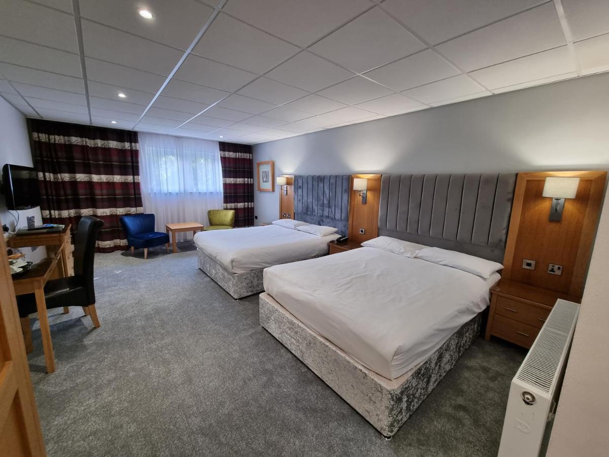 The Diplomat Hotel Restaurant & Spa Llanelli Esterno foto