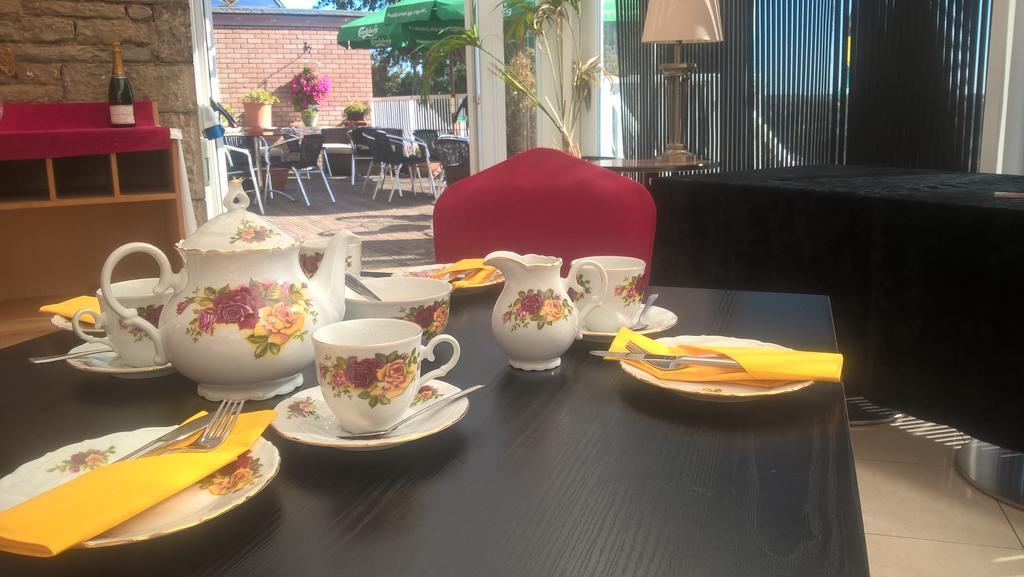The Diplomat Hotel Restaurant & Spa Llanelli Esterno foto