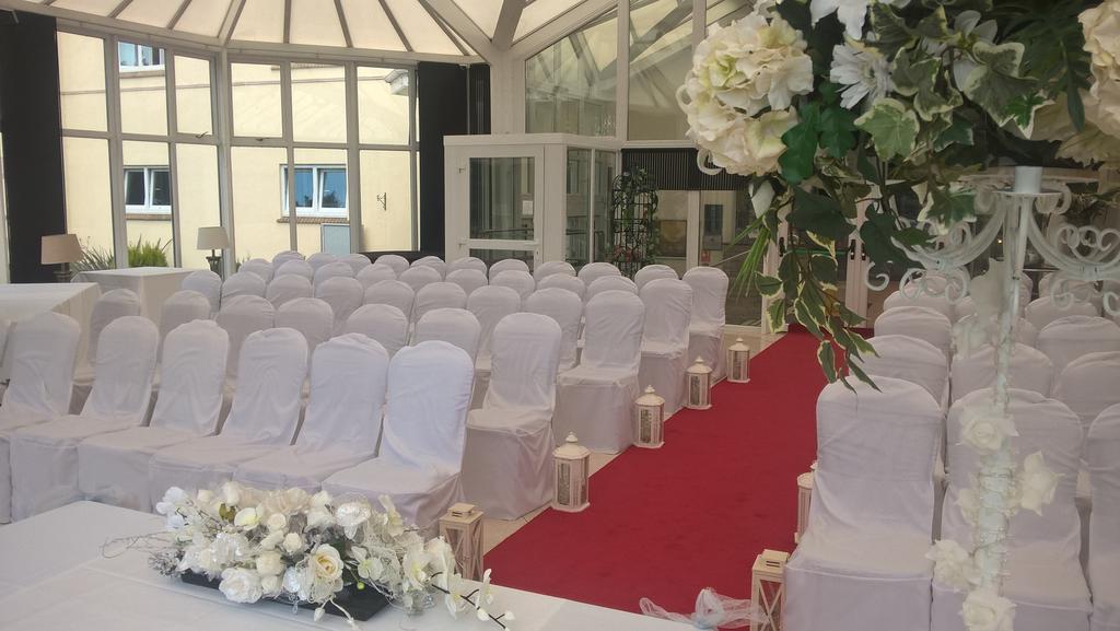 The Diplomat Hotel Restaurant & Spa Llanelli Esterno foto