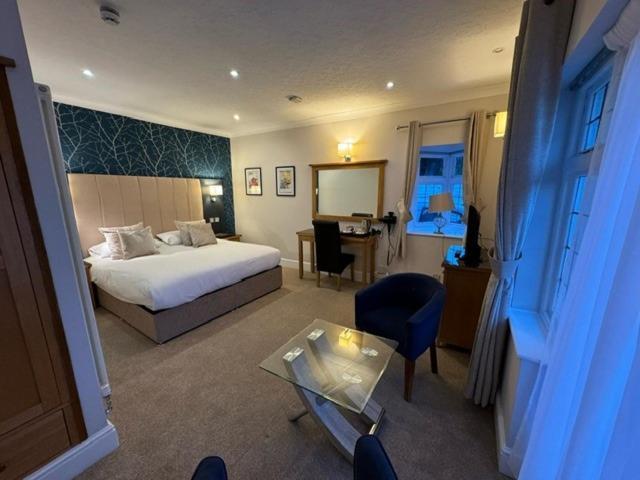 The Diplomat Hotel Restaurant & Spa Llanelli Esterno foto